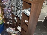 many different types of buttons on display in a store