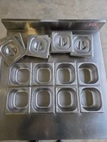 Table de travail inox INEO avec plateau d'entretoise, dosser… (photo 3)