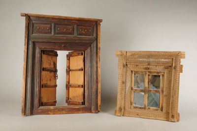 deux miroirs placés l'un à côté de l'autre