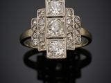 une bague en diamant art déco