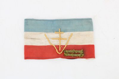 a picture of a small flag with a cross on it