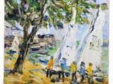 un tableau représentant un groupe de personnes sur une plage, avec des voiliers en arrière-plan