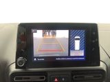 a picture of a car ' s rear view camera in the dash