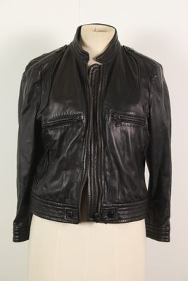 veste en cuir noir sur mannequin mannequin mannequin mannequin mannequin mannequin mannequin mannequin mannequin mannequin mann