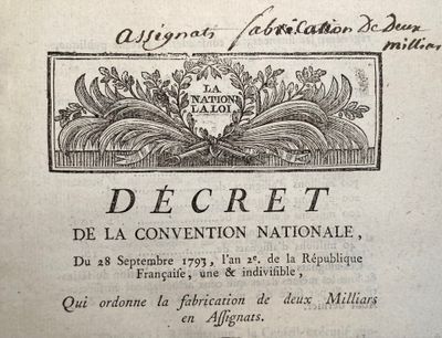 un vieux livre avec l'image d'un oiseau