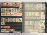 un livre avec beaucoup de timbres