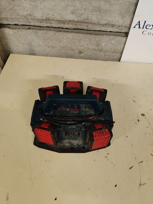 Chargeur de batterie BOSCH PROFESSIONAL avec 5 batteries BOS… - Photo 1