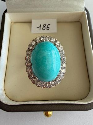 Bague Pompadour en or gris, sertie d’un Cabochon de Turquois…