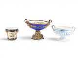 Trois types de vases différents sont présentés sur un fond blanc