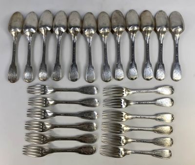 Ménagère de 12 couverts en argent 800°/°°°, la spatule chiff… - Photo 1