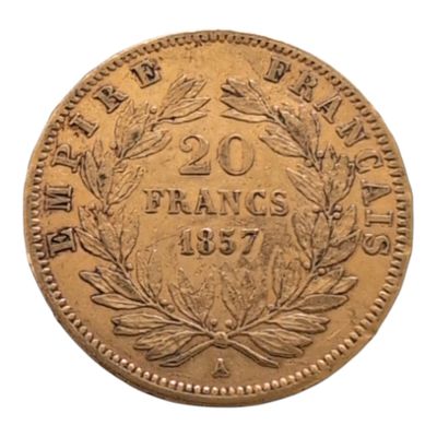 gros plan d'une pièce de monnaie sur fond blanc