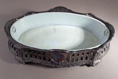 Jardinière / ou centre de table en bronze argenté de forme p…