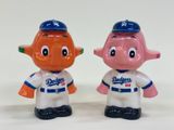 paire de salières et poivrières aux couleurs de l'équipe de baseball des Dodgers de Los Angeles