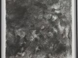 un dessin en noir et blanc représentant des nuages, dans un cadre noir