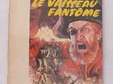 On y voit la couverture du livre *Le Vaisseau fantôme*.