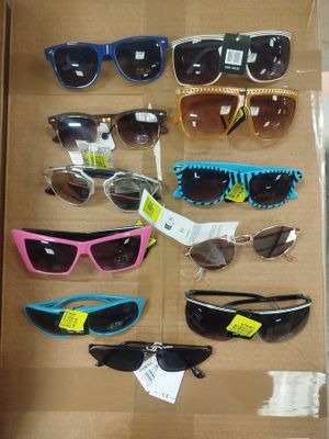 lot de 150 paires de lunettes de soleil - différents modèles