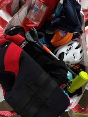 une nappe à carreaux rouges et blancs, avec une nappe à carreaux rouges et blancs et une nappe à carreaux rouges et blancs, avec une nappe à carreaux rouges et