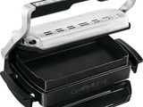 une photo d'un appareil à sandwich en noir et blanc