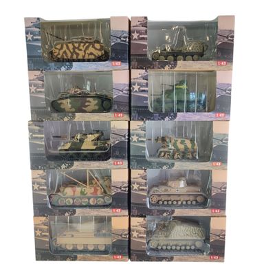 de nombreux types de réservoirs exposés dans une vitrine