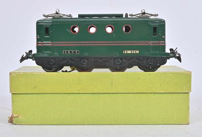 Hornby, motrice BB-8051 verte à filet rouge SNCF électrique,…