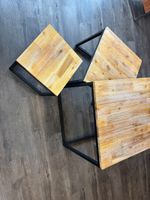 Table gigogne en métal et bois clair en trois parties