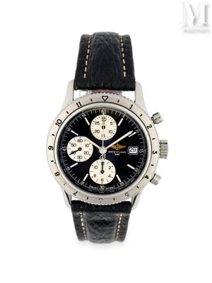 une image d'une montre en gros plan sur fond blanc