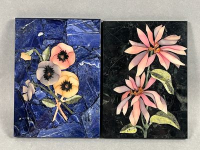 Réunion de deux petites plaques décoratives en marqueterie d…