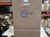 une pile de cartons posée sur une palette dans un entrepôt