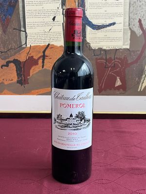 Une bouteille du Cailhas Pomerol 2010