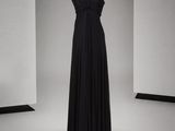 une image d'une robe sur un mannequin
