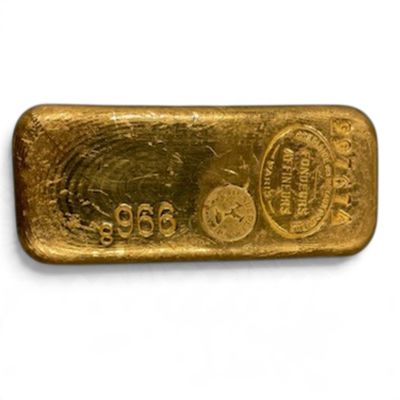 une barre d'or sur fond blanc