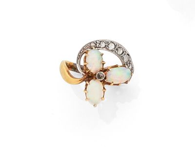 une bague en oplite et diamants