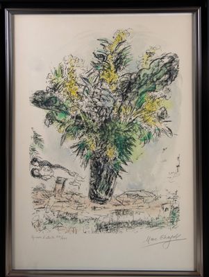 tableau représentant un vase contenant des fleurs jaunes, posé sur une table