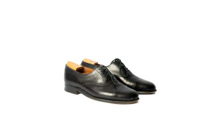 chaussures derby noires pour homme, avec des lacets sur la pointe