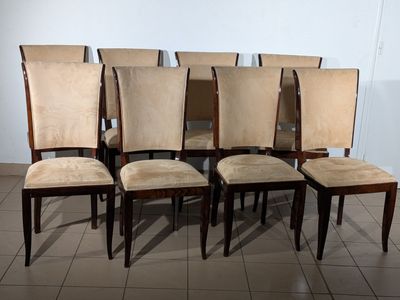 six chairs that are lined up in a row