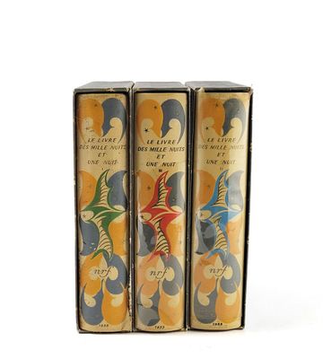trois paquets de cigarettes posés les uns à côté des autres
