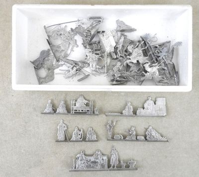 un plateau blanc contenant tout un tas d'objets métalliques