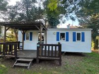 Contenu d’un camping à St Genis des Fontaines avec mobil-hom…