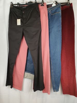 Lot de 4 pantalons pour homme - Styles variés Un ensemble co…