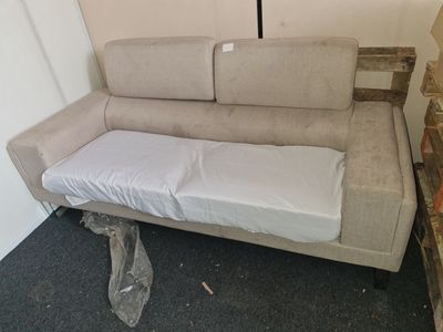 L24 : Lot de mobilier comprenant siège pivotant + Banquette …