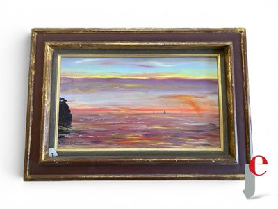 une peinture à l'huile représentant un coucher de soleil sur l'océan, avec un voilier au loin