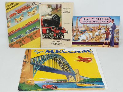 MECCANO-DINKY TOYS, 4 catalogues très anciens :