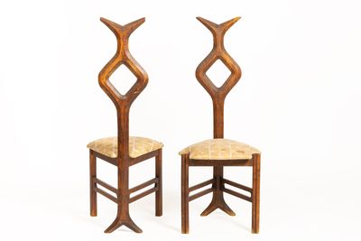 POZZI & VERGA. Rare paire de chaises modèle «Psycho» en hêtr…