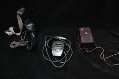 Micro de standardiste en bakélite, on joint un micro CRSITAB… - Photo 1