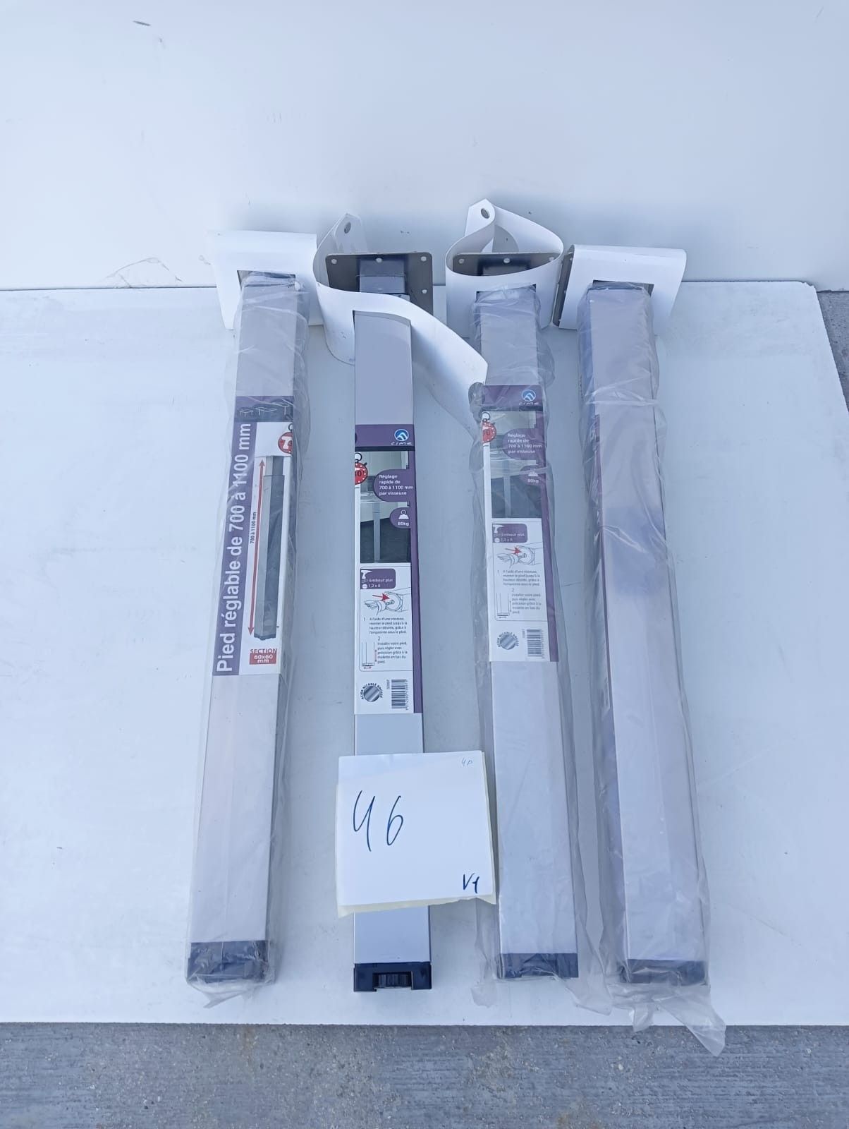 Lot de 4 pieds réglables CIME, destinés à une table, un plan…
