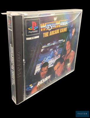 Le jeu d'arcade se trouve dans un boîtier en plastique transparent sur fond noir.