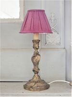 BOUGEOIR en bronze ciselé et doré à fût torse et base chanto…