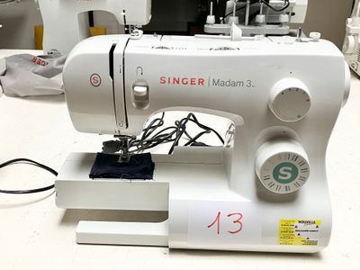 MACHINE A COUDRE SINGER MADAME 3 - Photo 1