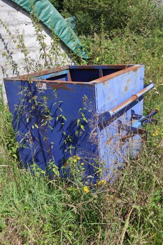 Benne déchets sur roulettes