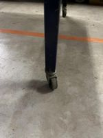 Ensemble de 17 casiers métalliques sur roulettes avec planch… (photo 3)